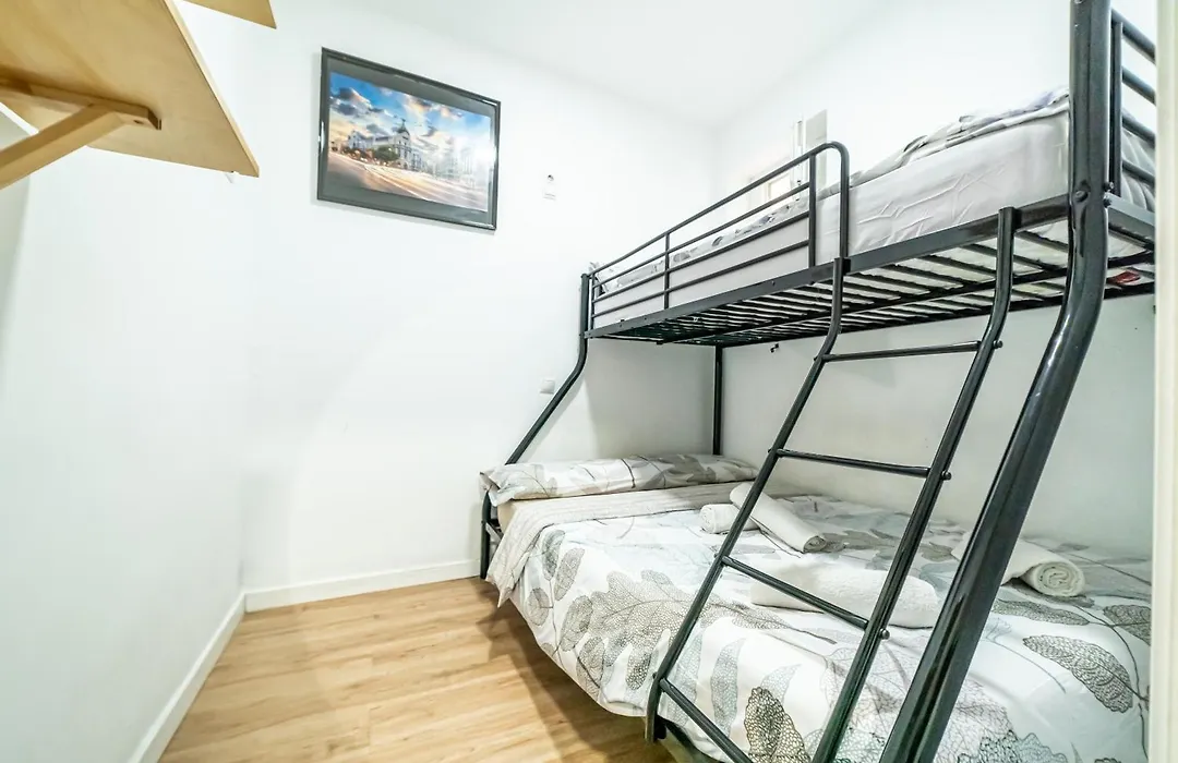 New Flat , Modern , Wifi, 10Min Sol, 5 Reina Sofia-1